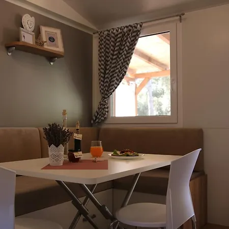 Campsite Mobile Laurus