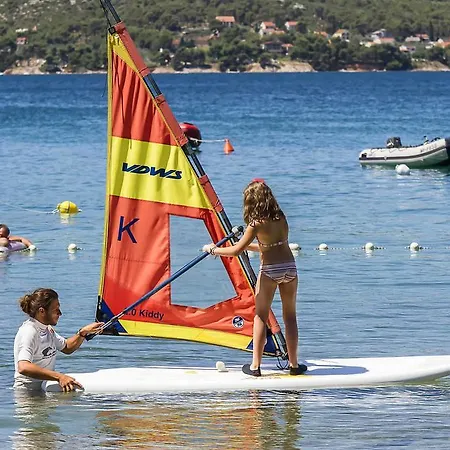 Mobile Laurus Biograd Na Moru